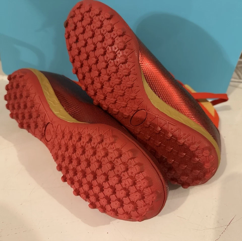 NUEVO CON ETIQUETAS Niños Niñas Jóvenes Zapatos de Fútbol Fútbol Botines de Béisbol Niño EE. UU. Talla 1 Rojo Dorado Foto 4 de 4