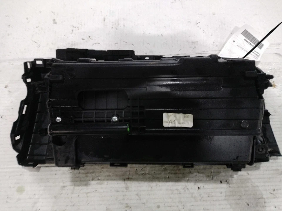 Guantera usada se adapta a: Honda Passport 2019 grado B Foto 2 de 4