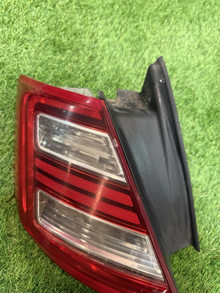 Luz trasera Ford Taurus 2013-2019 lado izquierdo del conductor LED OEM Foto 3 de 4