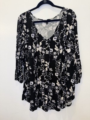 Ellos plus size top, Size 26/28, 2XL, Black with white floral print, 3/4 sleeve