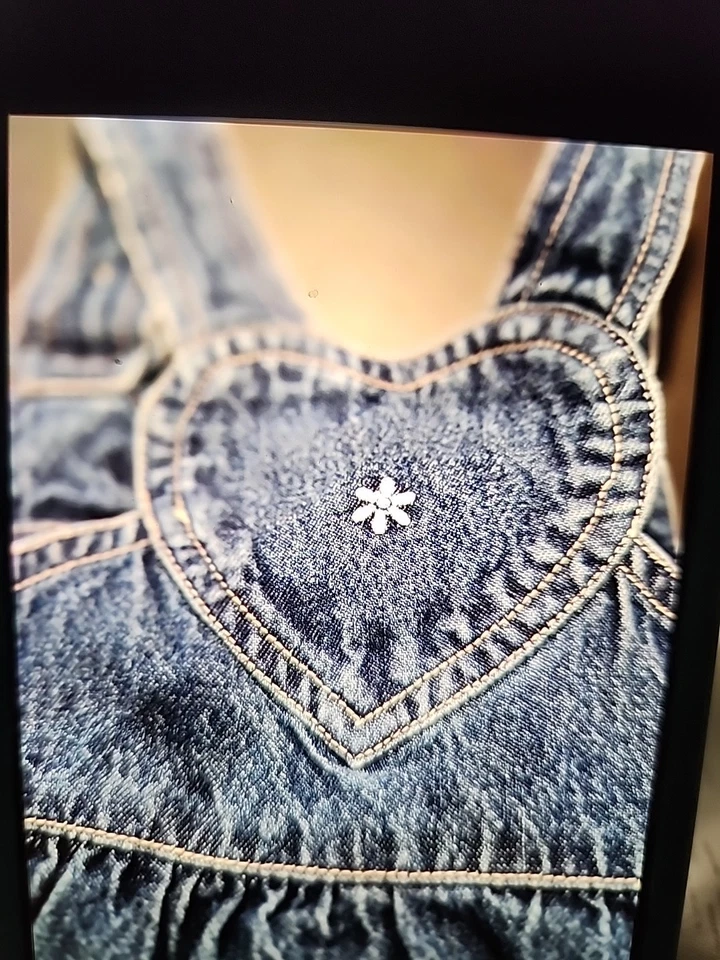 Vestido Mono Denim Glory Desteñido De Colección Niñas 18M Azul Jean Bordado Corazón Foto 4 de 4