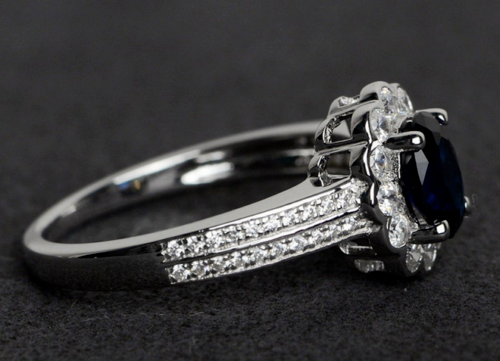 Lab Created  Halo Oval Cut Sunsround Cut Gemstone Women's Wedding Promise Ring - Imagen 3 de 5