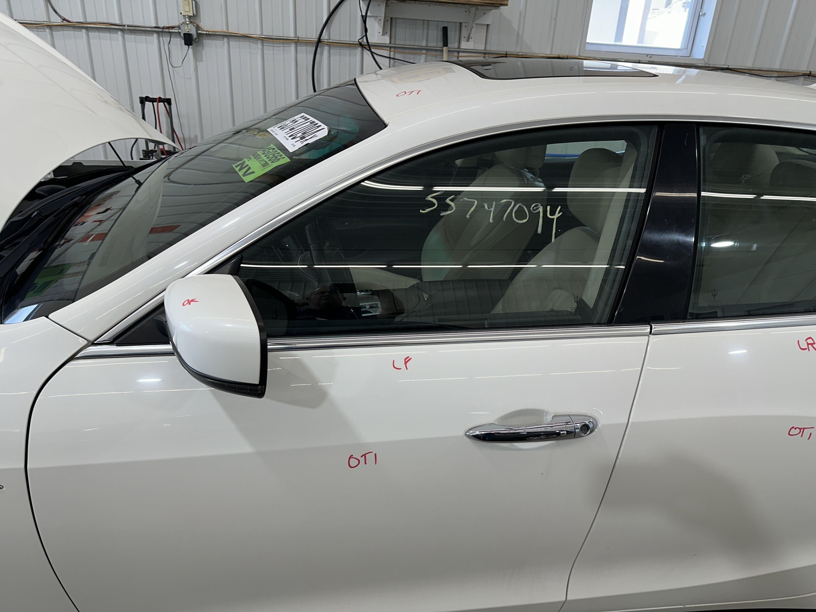 14-22 MASERATI GHIBLI DRIVER LEFT FRONT DOOR BIANCO WHITE PAINT 268