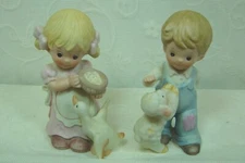 2 HOMCO FIGURINES KIDS FEEDING ANIMALS #1449 BOY & LAMB & GIRL & GOOSE 