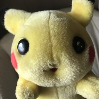 Vintage Pokémon 1990s Pikachu battery operated toy plush Figure 