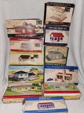 Plasticville vintage Lot of 11 KITS Houses, Frosty Bar, READ. Conditions Vary