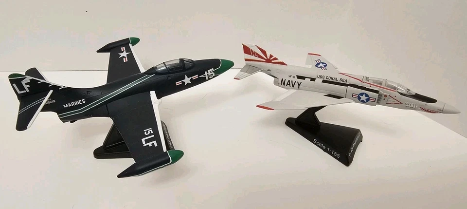 Model Power Diecast 1:100 F9F Panther & 1:155 USS Coral Sea F-4B Phantom w/Stand - Image 4 of 4