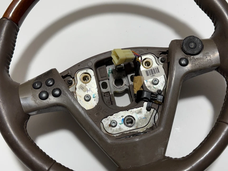 Volante Cadillac CTS 2003-2007 con interruptor de control de crucero OEM Foto 2 de 4