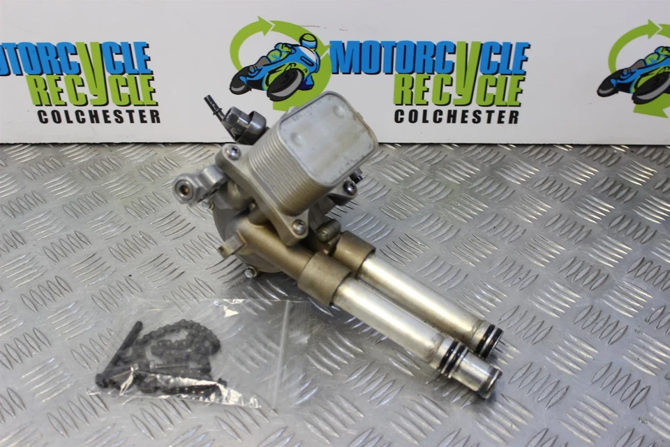 Triumph Trophy 1215 SE Water Pump Oil 2012 to 2017 1200 B155 - Image 2 of 4