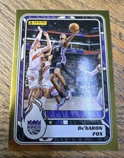 De'aaron Fox Gold #/10 SSP - 2024-25 Panini NBA Sticker & Card Collection #37