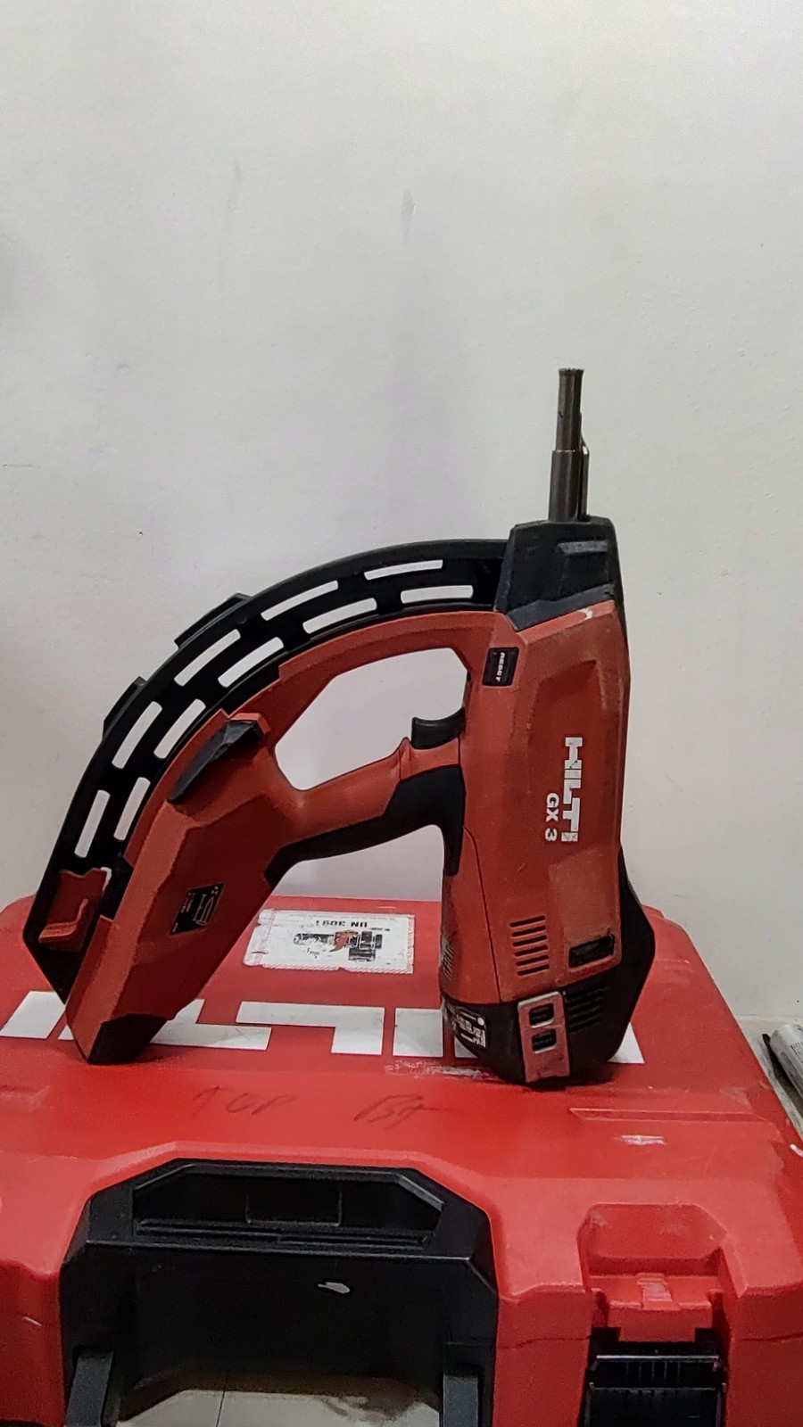 Hilti GX 3 Gas-Actuated Fastening Tool Nail Gun Concrete Steel Metal Stud(Video)