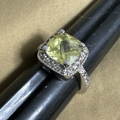 F.D.C.O Marked Ring Yellowish Green Main Stone Size 7.5