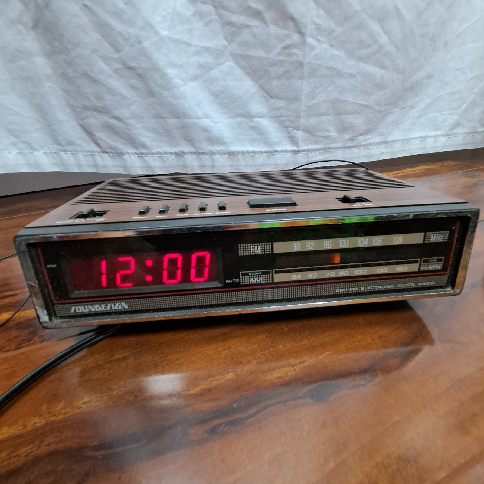 Vintage Soundesign am -fm stereo electronic clock radio model no. 3919 ...