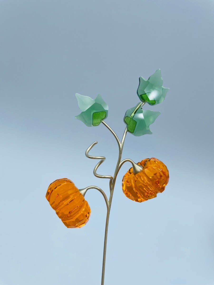 Noël! Maax Begonia 36 In. L x 36 In. D x 74 In. H Center Corner