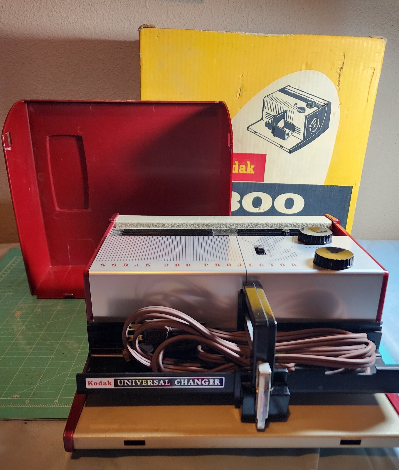 Vintage Kodak 300 Slide Projector With Box Red BENIFITS CHARTIY