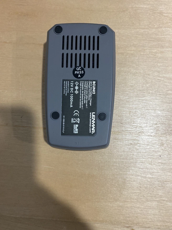 Lenmar (BCUNI2) Universal Charger With USB With LED Display For USA & EURO *Used - Image 2 of 3