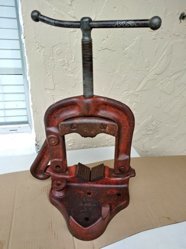 RIDGID NO.27 BENCH YOKE VISE. 1/8\