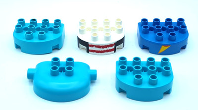 3 Aqua + 1 Blue + 1 White Flag Notched 4-Prong Curved Knox Building Blocks
