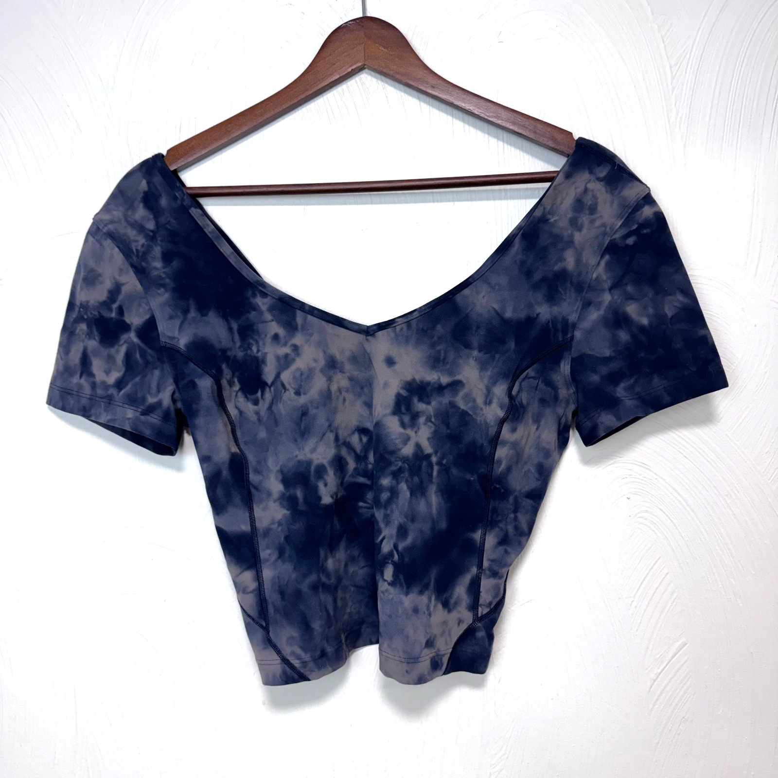 Lululemon Align Blue Tie Dye V Neck Short Sleeve Athletic Crop Top Yoga Size 8
