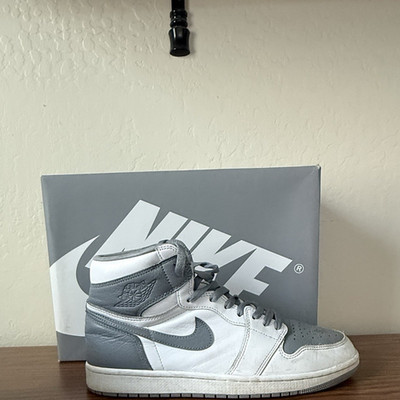 Nike Air Jordan 1 Men s Gray/White Mid Top Leather Lace-Up Basketball