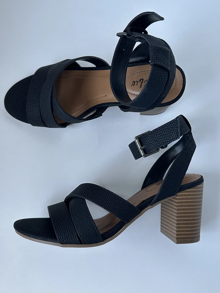 Women’s Sandals Size 6 Excellent Condition - Image 4 of 4