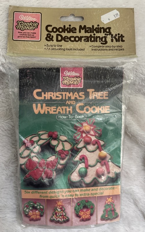 Vintage1984 Wilton Christmas Cookie Maker& Decorating-Tree& Wreath Cookie Cutter