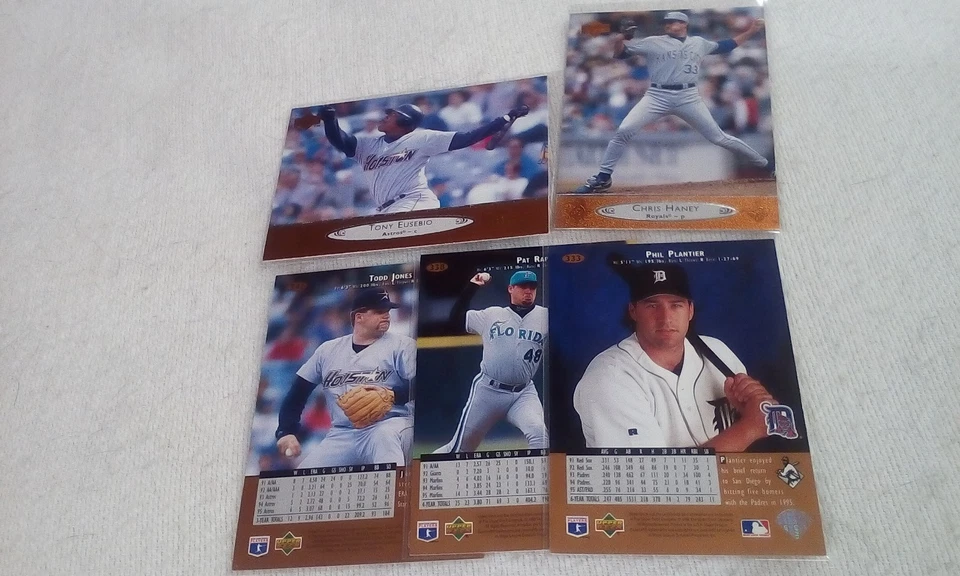 1996 Upper Deck  300/400  Baseball   Pick cards that you may want/need. - Image 2 of 4