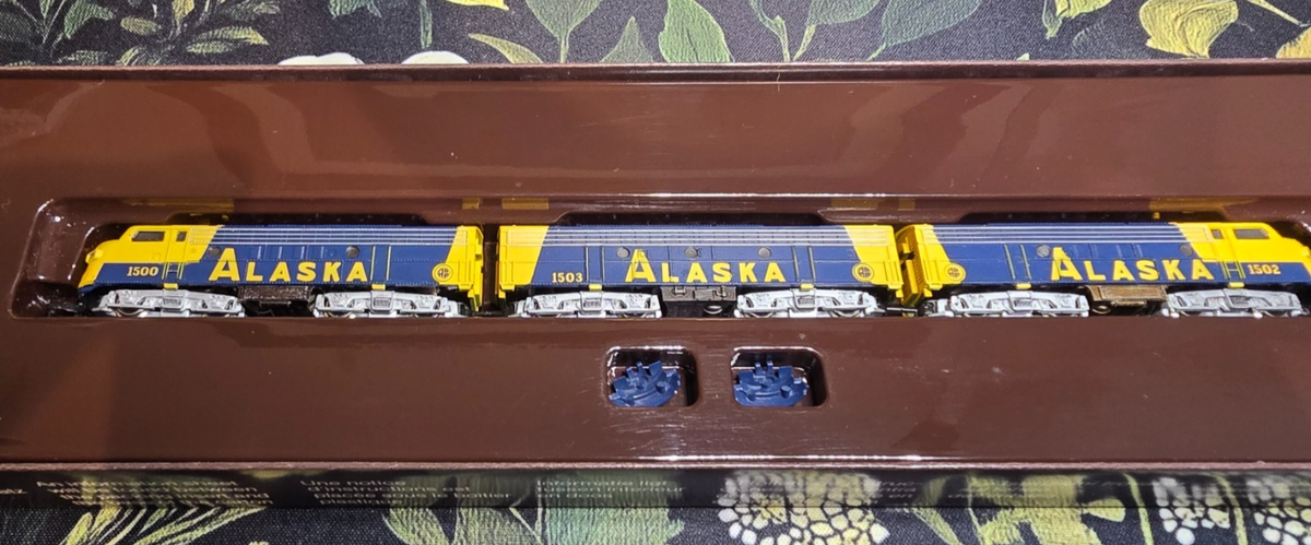 Marklin Mini-Club #8819 F7 A/B/A Engine set Alaska Z Scale, LN/Box