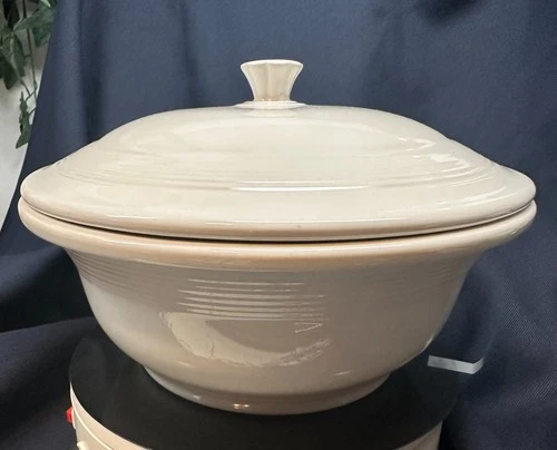 Fiesta Homer Laughlin White Covered Casserole Bowl w Lid ~9” USA Lead Free
