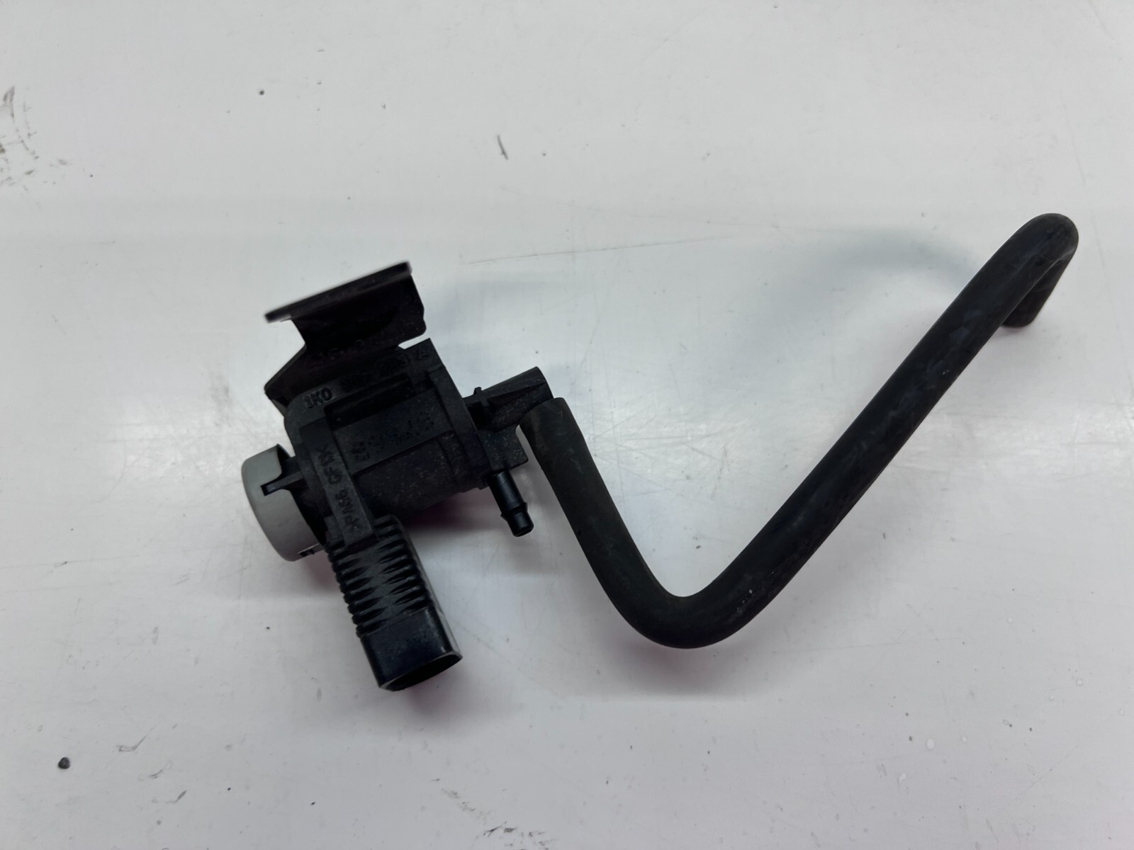 LAMBORGHINI HURACAN VACUUM TANK HOSE SOLENOID VALVE OEM 1K0906283A 4S0864288