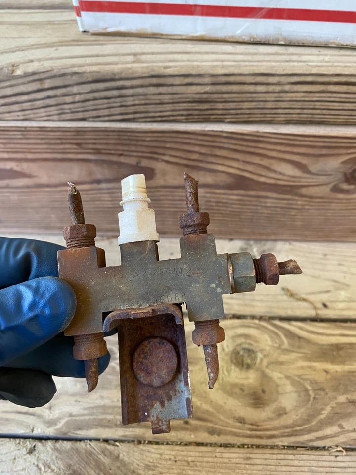 1968 1969 Ford Torino Передний Барабанный Тормоз Распределительный Блок Wagner СЕРДЕЧНИК НЕПРОВЕРЕННЫЙ - Изображение 2 из 4