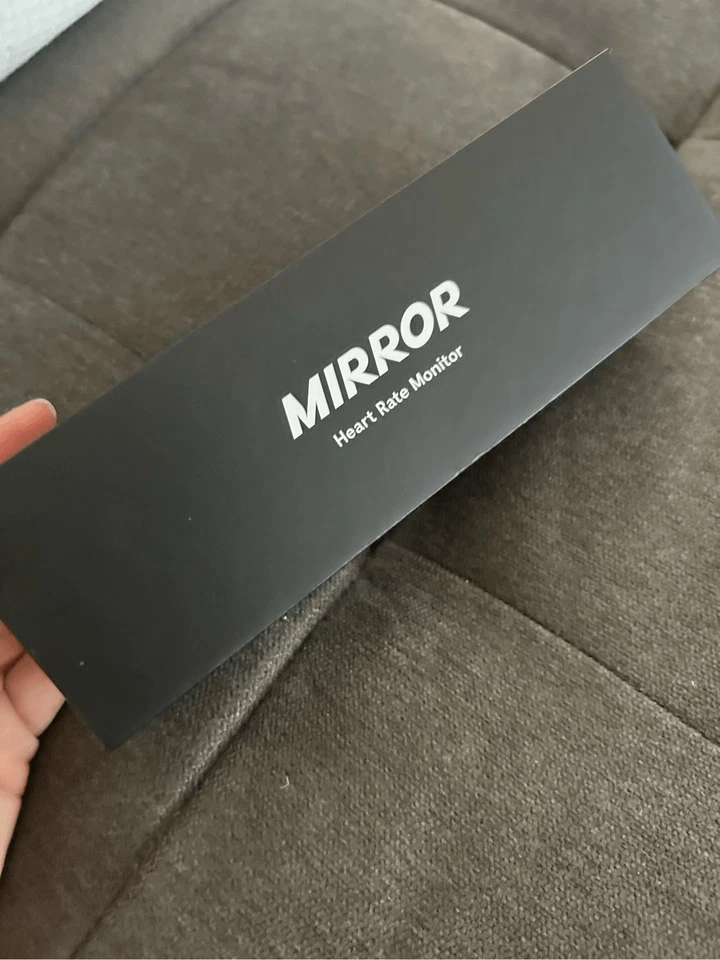 Monitor de ritmo cardíaco Lululemon Studio Mirror Foto 3 de 4