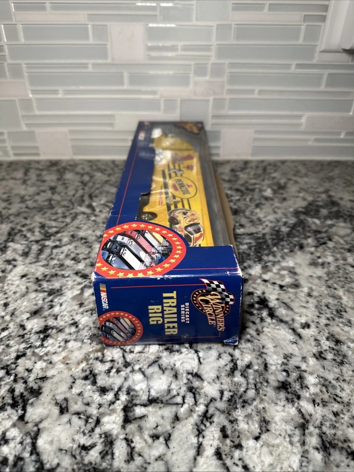 Steve Park #1 Pennzoil Looney Tunes 2001  Winner’s Circle 1:64 Trailer Rig - Imagem 4 de 4