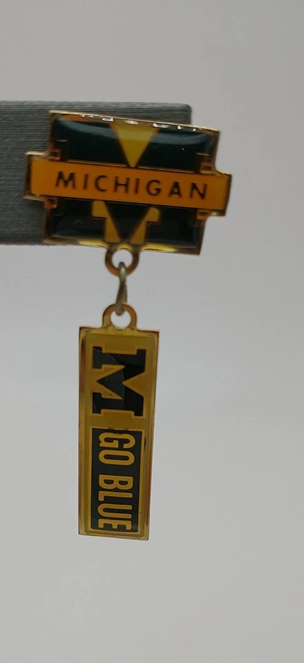 Pendientes Universidad de Michigan U-M GO AZUL Cuelga Esmalte Maíz 2 x 0.5" De Colección Foto 4 de 4