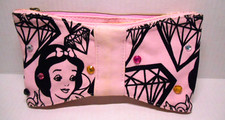 DISNEY Parks COUTURE Pink Clutch Wallet Purse Flocked SNOW WHITE Makeup Bag Loop