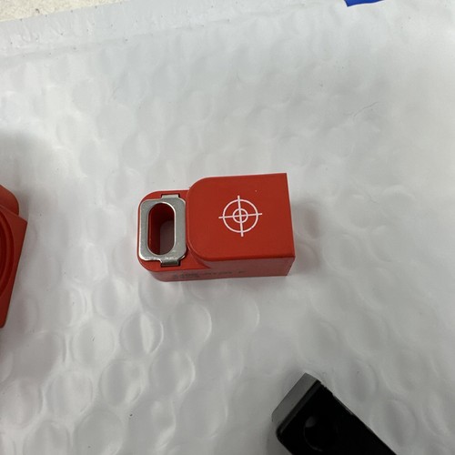 Allen-Bradley 440G-TZS21UPRH GUARDMASTER TLSZR-GD2 Safety Interlock Switch - Picture 9 of 11