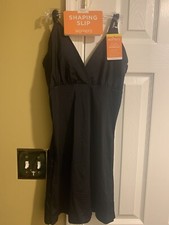 Women's Simply Perfect by Warner's Wear Your Own Bra Shaping Slip, Medium Black