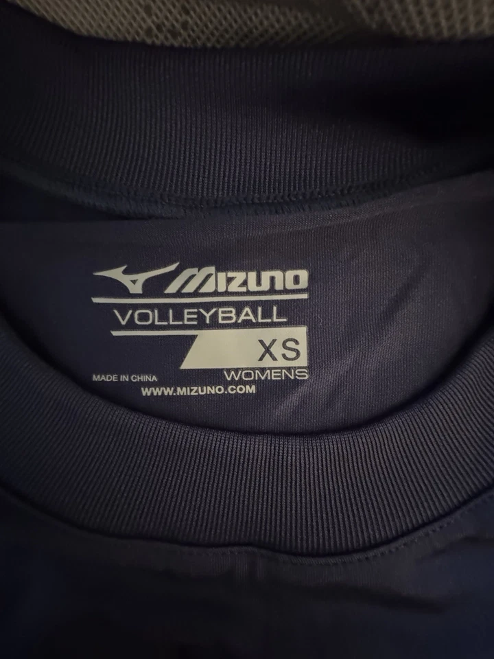 Camiseta de ataque de voleibol manga larga Mizuno para mujer talla XS $40 precio de venta sugerido por el fabricante Foto 3 de 4