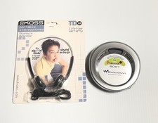 Sony CD Walkman Personal Portable CD Player - Silver D-EJ621 Nice W/ Headphones