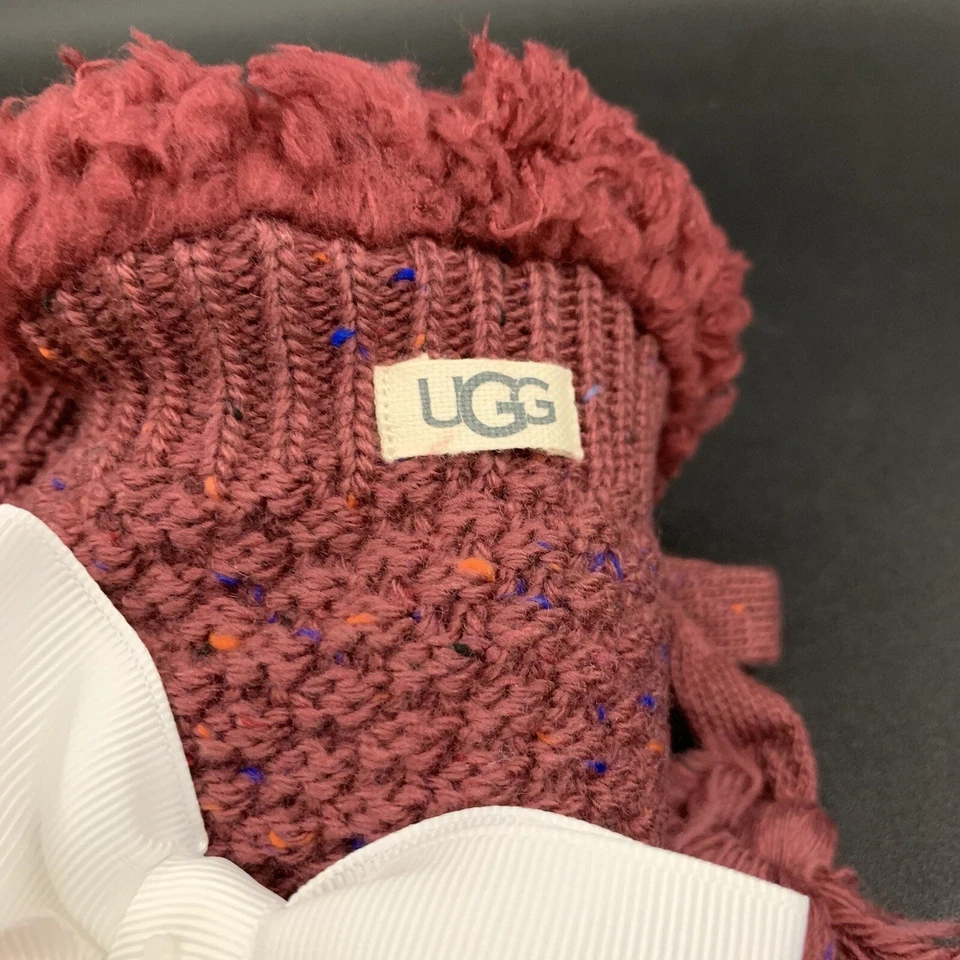 CALCETINES UGG NESSIE FORRADOS DE LANA TALLA ÚNICA BORGOÑA ACOGEDOR TEJIDO CON BORLAS Foto 3 de 4