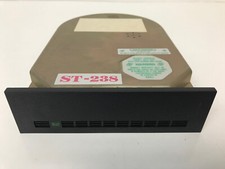 DISCO RIGIDO SEAGATE ST-238 32MB 5,25" RLL CON PIASTRA FRONTALE COSÌ COM'È PER RICAMBI/RIPARAZIONE