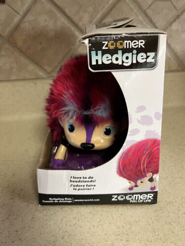 NEW ZOOMER Hedgiez TUMBLES Interactive Hedgehog Pink Comb Included Toy Pet RARE - Picture 3 of 8