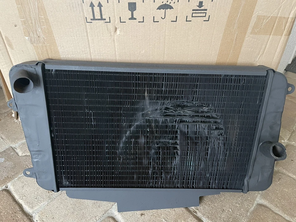 Original Daimler Dart SP250 B Spec Marston Excelsior Brass Radiator OEM - Изображение 3 из 4