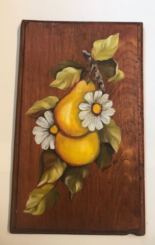 Vintage Hand painted Golden Pears & Daisy’s Wooden Plaque Signed 1982 - Picture 1 of 5