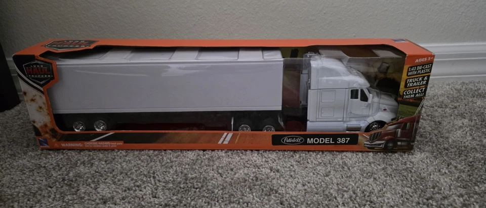 NewRay 1 Diecast Vehicles 43 Long Haul Trucker - Peterbilt Model 387 - Image 2 of 4