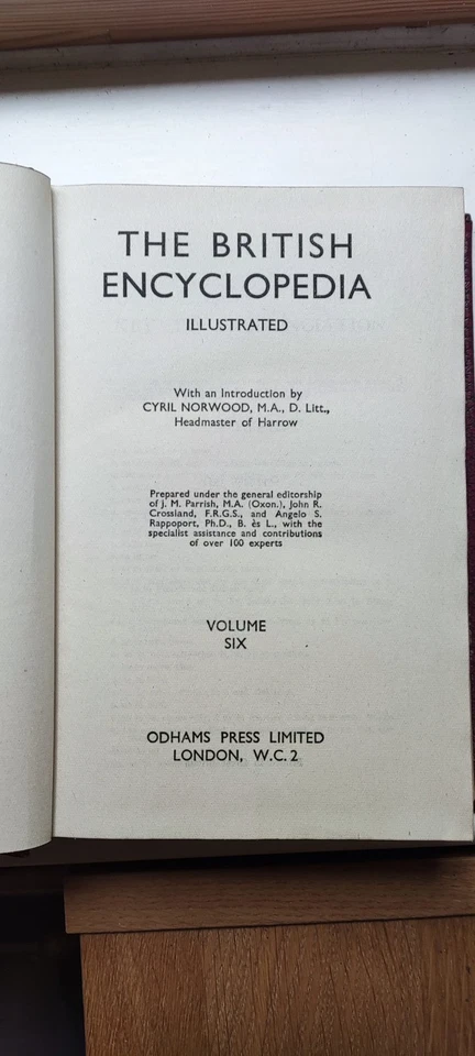 The British Encyclopedia Illustrated 1933 12 Vol Set Odhams Press Red Cloth - Image 3 of 4