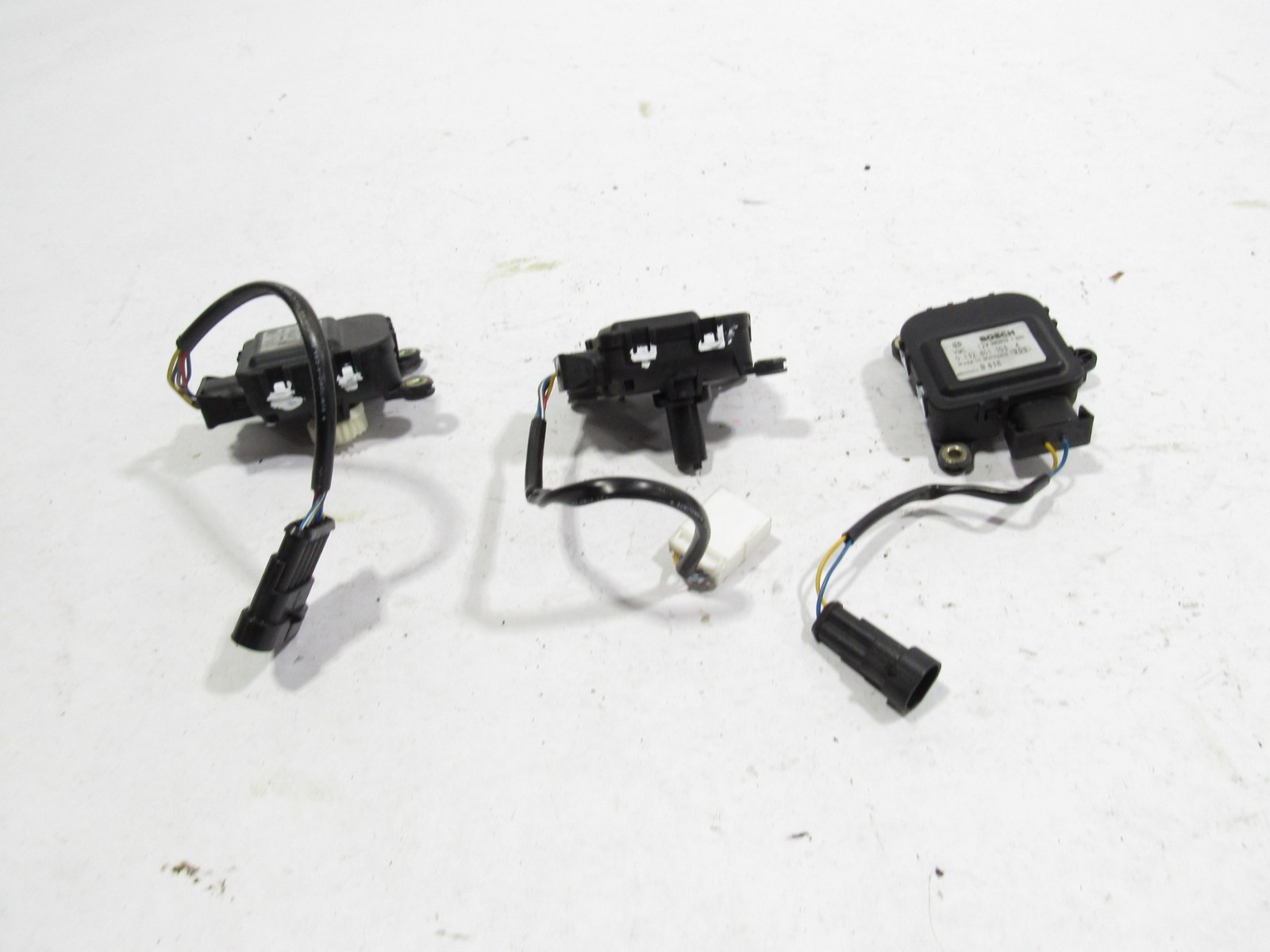 02-06 Maserati Coupe GT 2004 4.2L AC A/C Heater Flap Actuator Motor Set 3 Pcs |