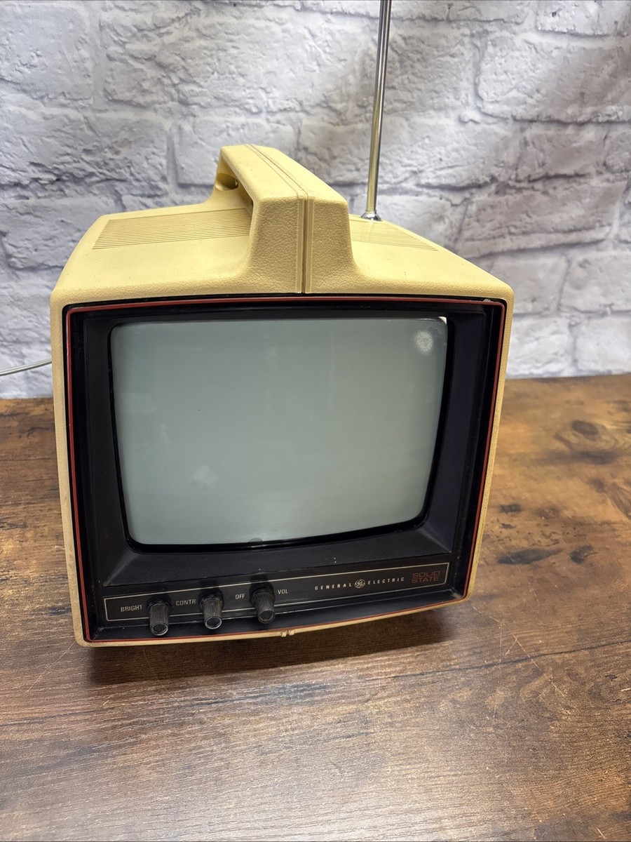 Vintage GE TR105TV Yellow Portable TV WORKING Rare 1970s Retro CRT