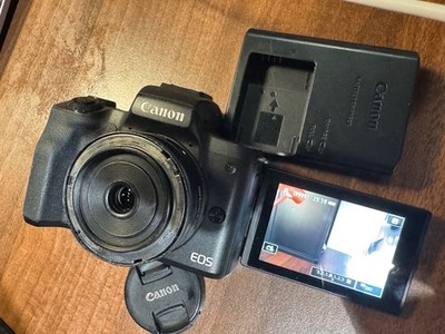 Canon EOS M50 Mirrorless Camera + Canon EF-M 22mm f/2 STM Lens + Charger Tested