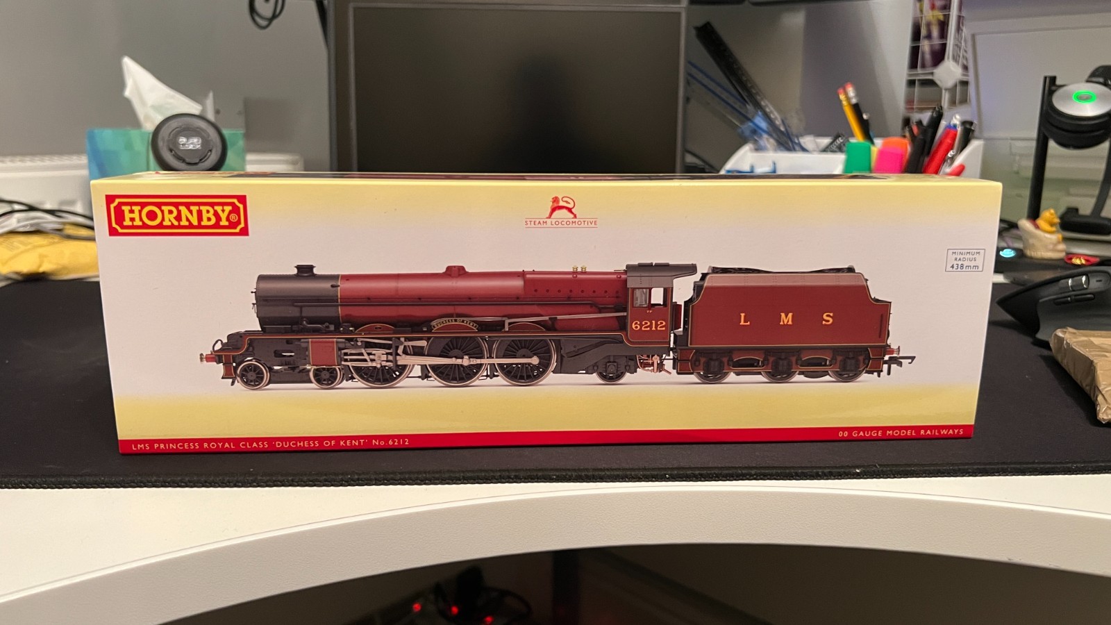 Hornby Railways Collector Guide - Model - Class 8P Locomotive